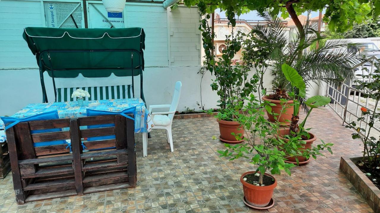 Guest House Zora โซโซโปล ภายนอก รูปภาพ