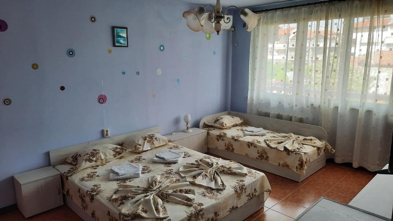 Guest House Zora โซโซโปล ภายนอก รูปภาพ