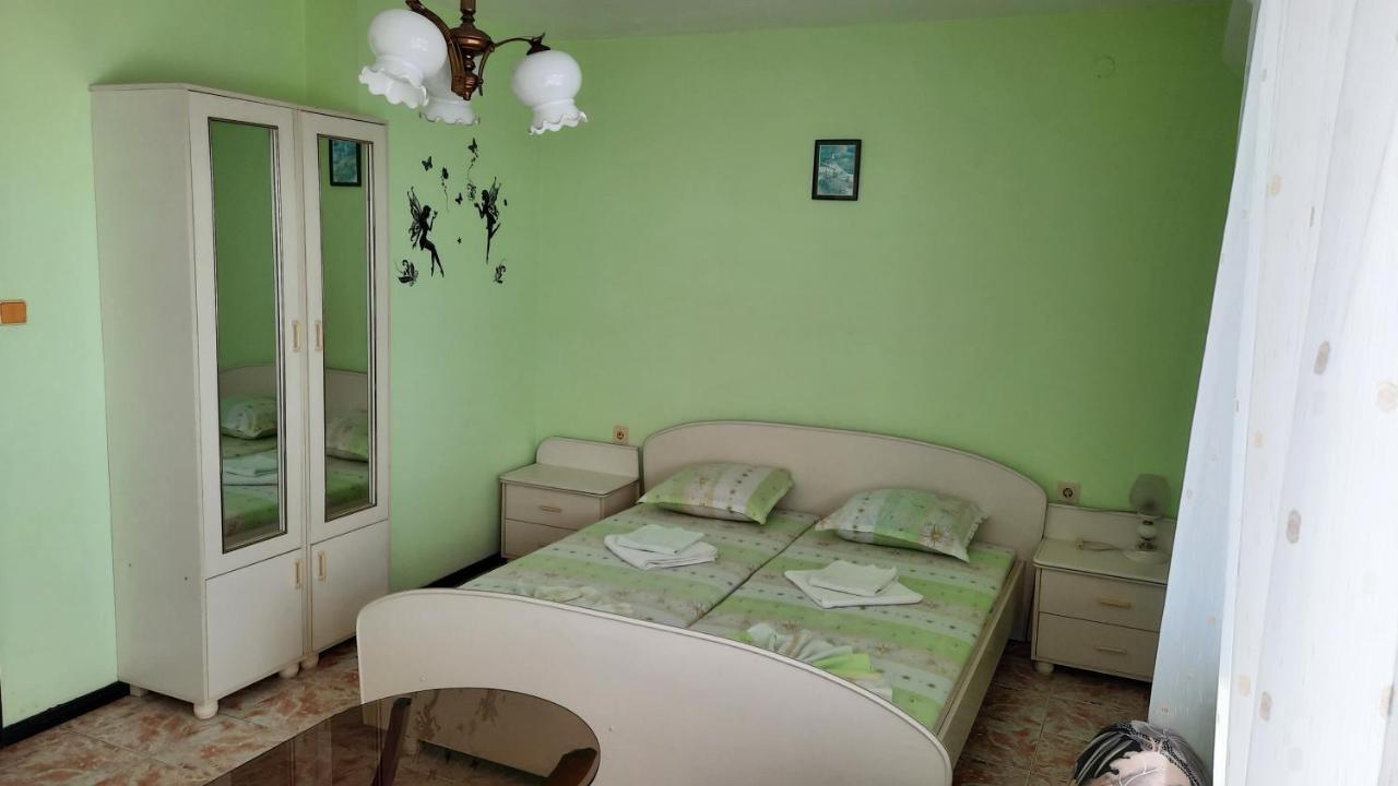 Guest House Zora โซโซโปล ภายนอก รูปภาพ