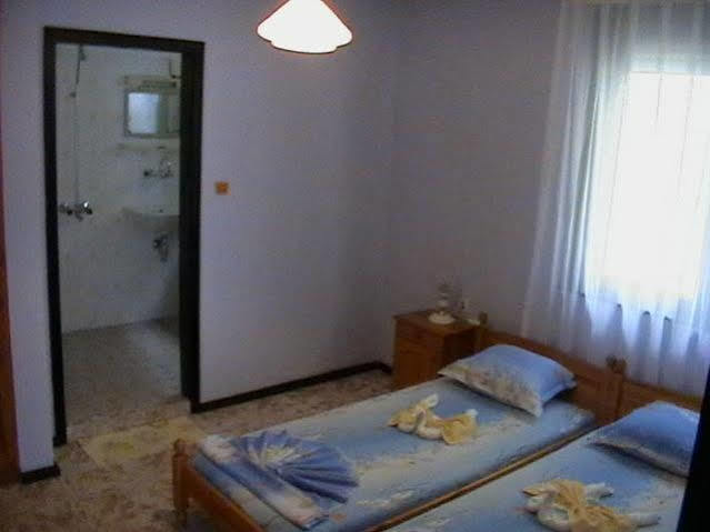 Guest House Zora โซโซโปล ภายนอก รูปภาพ